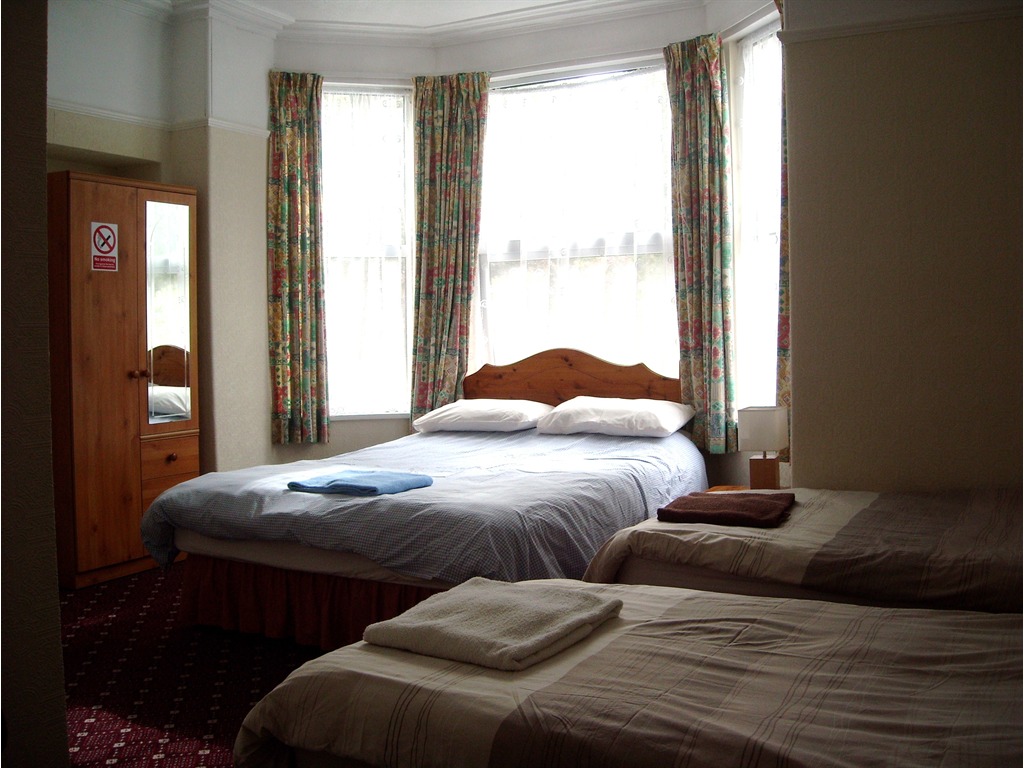 Family En-suite - 2 Adults & upto 2 Children The George Guest House