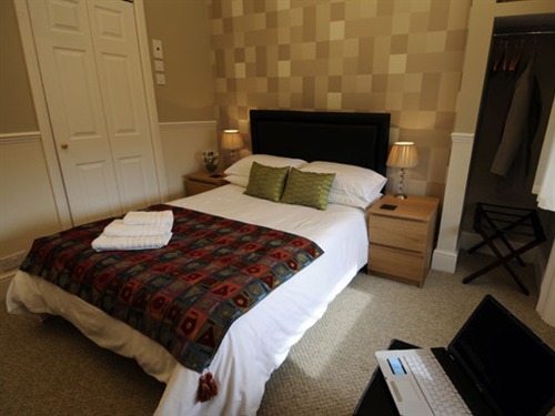 Single En-suite  ROOM ONLY  Gallery Guest House