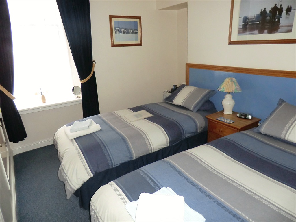 Twin Ensuite Caledonia Guest House